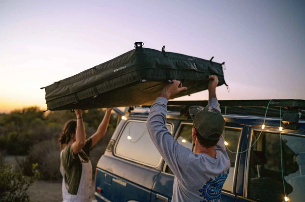 <h1><strong>Rooftop Tents<br/>Under </strong><span style="text-decoration:underline"><strong>100 lbs</strong></span></h1>